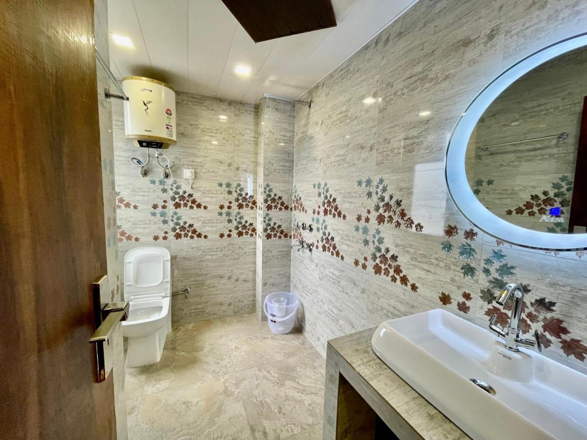 Nice View Premium Bnb Shimla Zewnętrze zdjęcie